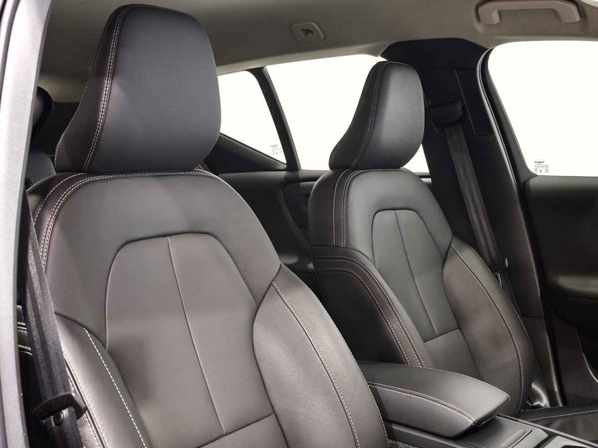 2025 Volvo XC40 Plus B4 MY25 image 7