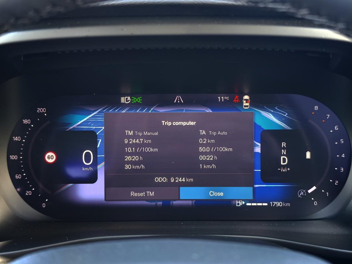 2025 Volvo XC40 Plus B4 MY25 image 10