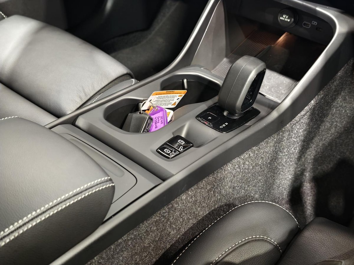 2025 Volvo XC40 Plus B4 MY25 image 14