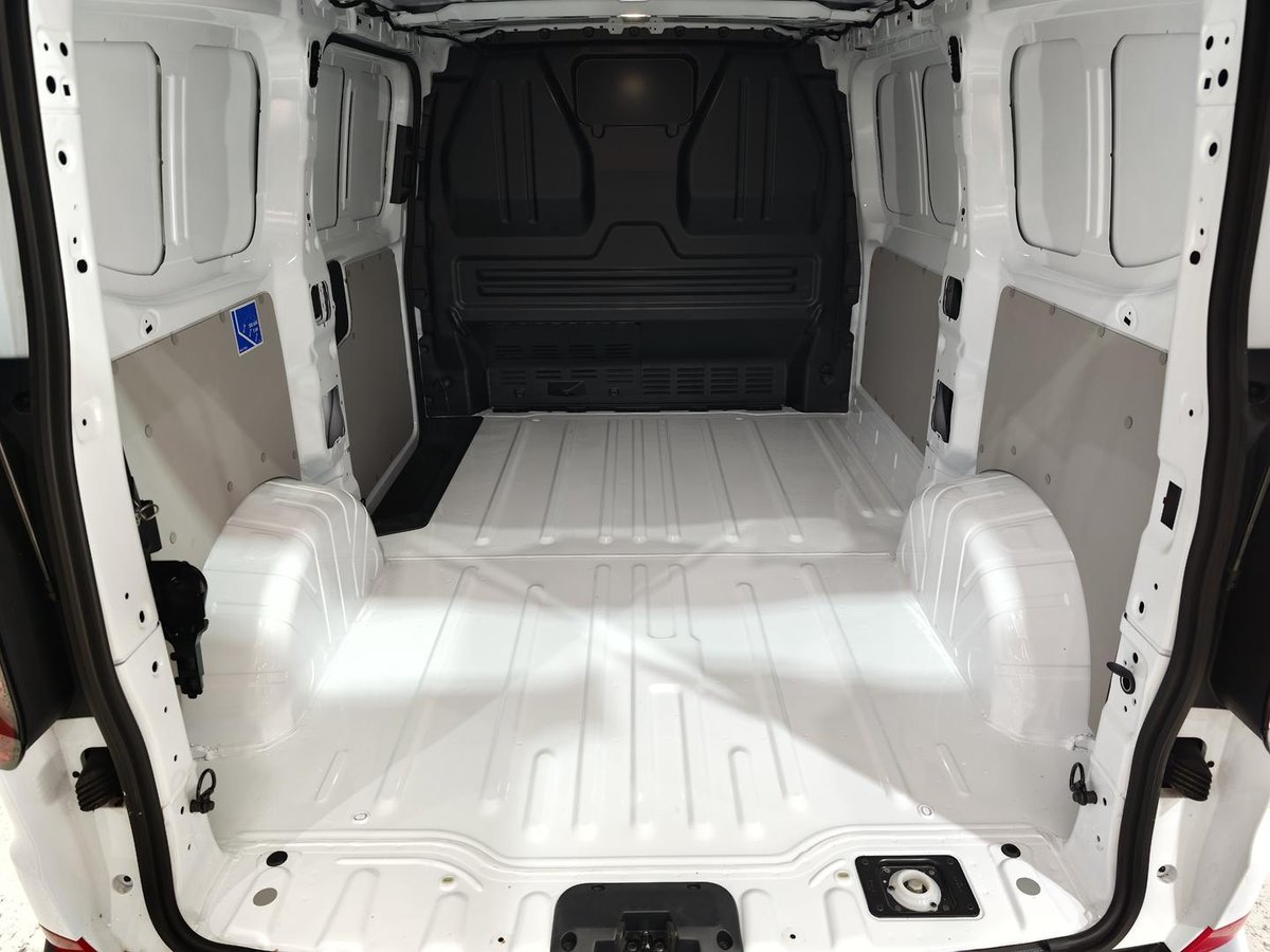 2025 Volkswagen Transporter TDI390 Lite NSN MY25 image 16
