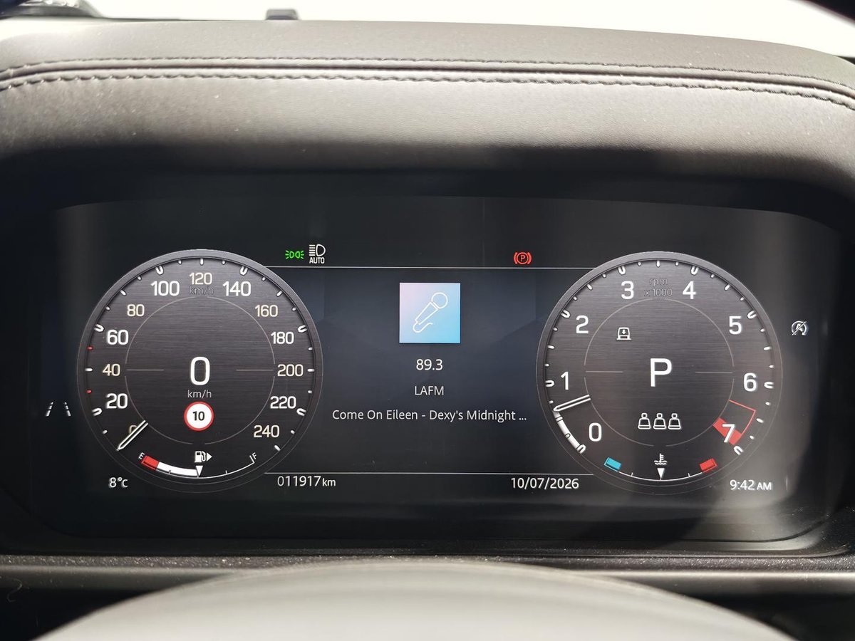 2025 Land Rover Defender 130 P400 X-Dynamic SE L663 MY25.5 AWD image 16