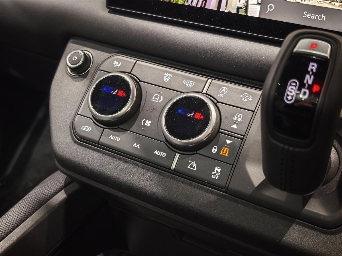 2025 Land Rover Defender 130 P400 X-Dynamic SE L663 MY25.5 AWD image 22