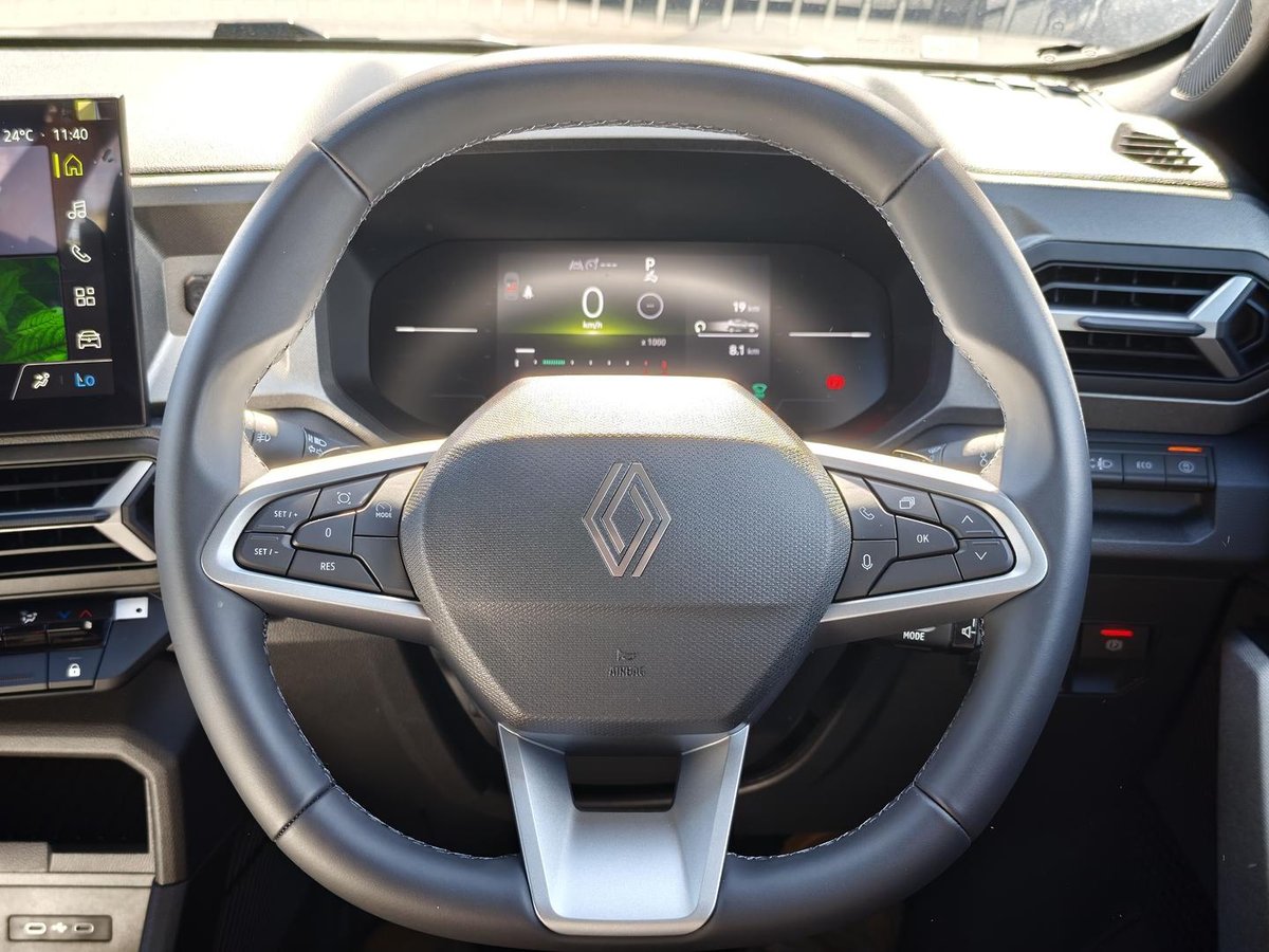 2025 Renault Duster Techno X1311 MY26 4x2 image 8