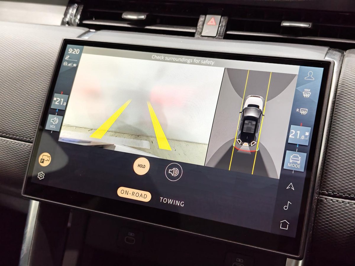 2025 Land Rover Discovery Sport P250 Dynamic SE L550 MY25.5 4X4 Constant image 12