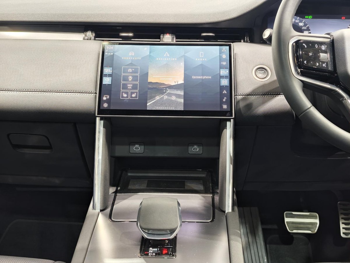 2025 Land Rover Discovery Sport P250 Dynamic SE L550 MY25.5 4X4 Constant image 14