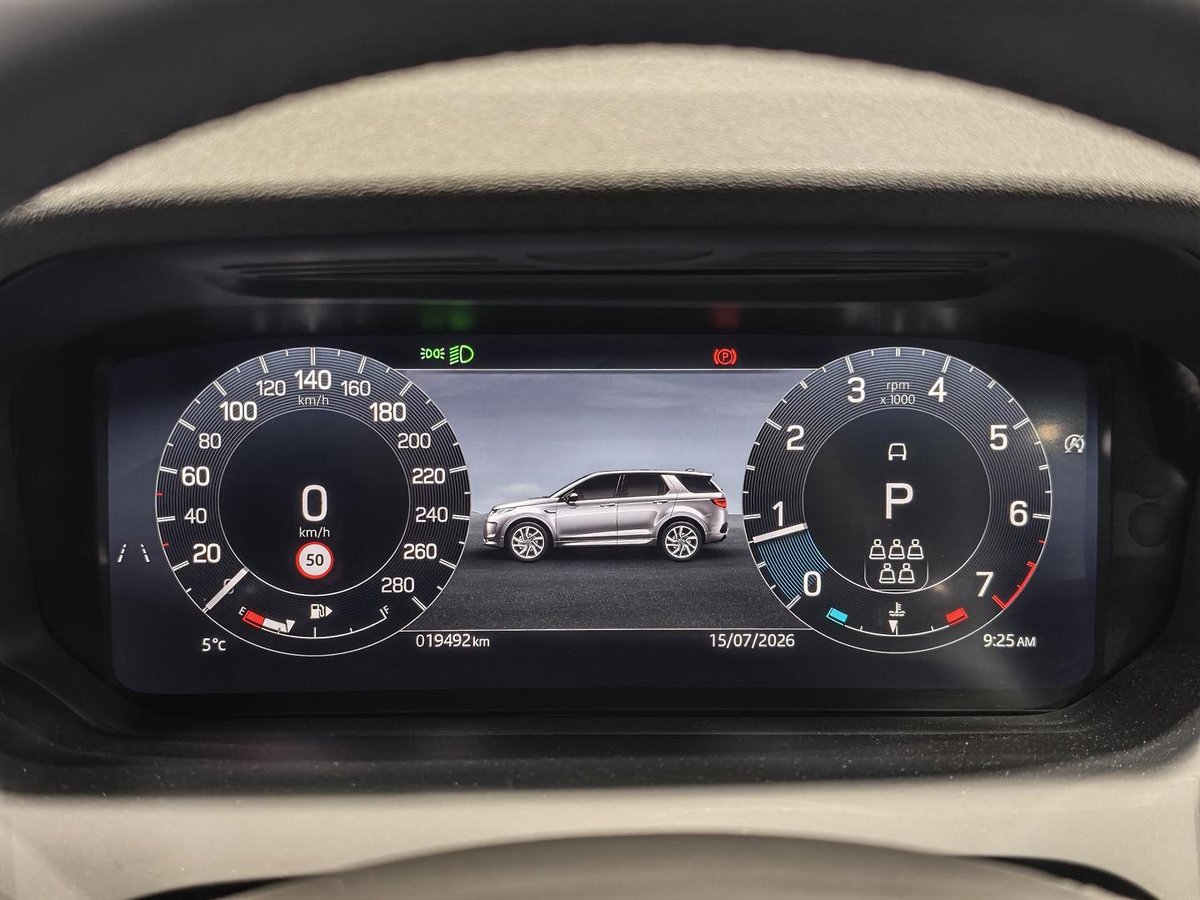 2024 Land Rover Discovery Sport image 16