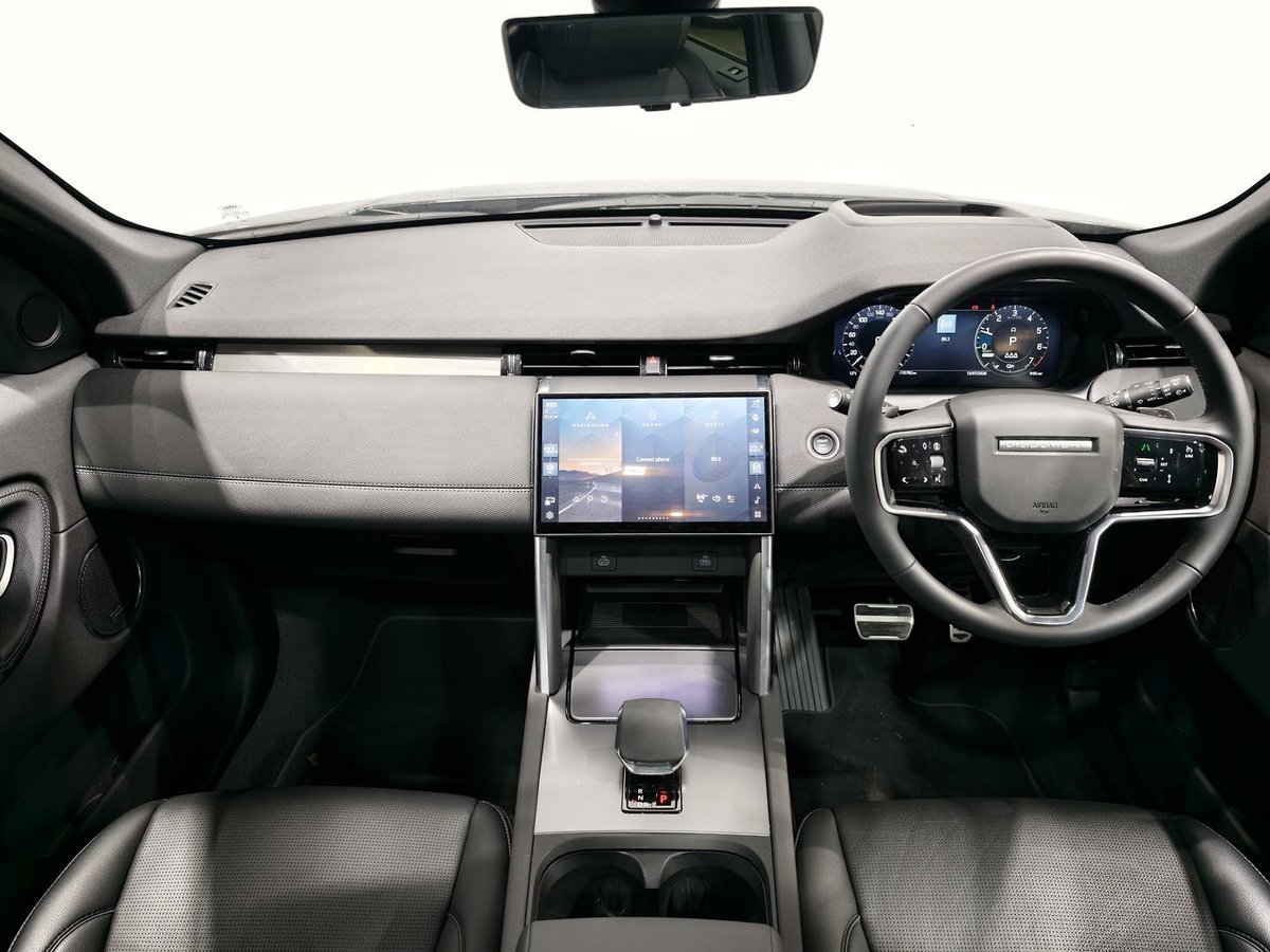 2024 Land Rover Discovery Sport P300e Dynamic SE L550 MY25 4X4 Constant image 9