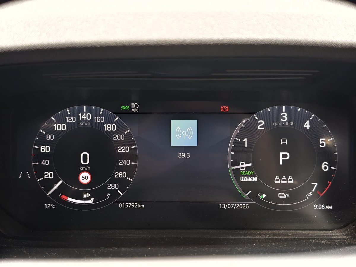 2024 Land Rover Discovery Sport P300e Dynamic SE L550 MY25 4X4 Constant image 16