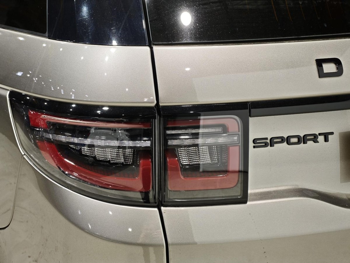 2024 Land Rover Discovery Sport P300e Dynamic SE L550 MY25 4X4 Constant image 19