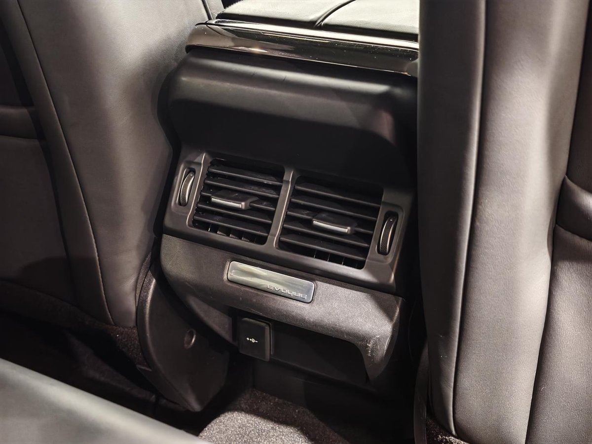 2022 Toyota Landcruiser Prado image 18