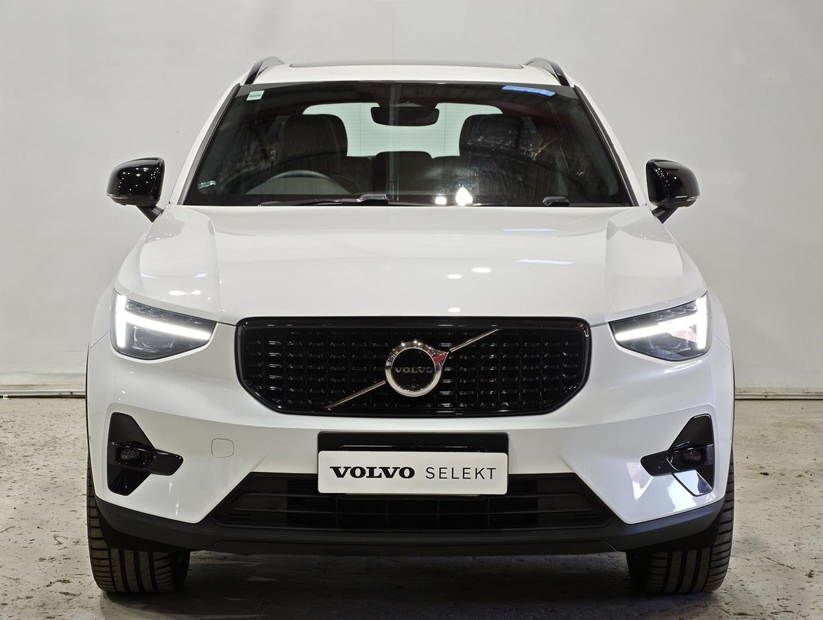 2025 Volvo XC40 Ultra B4 Dark MY25 AWD image 9