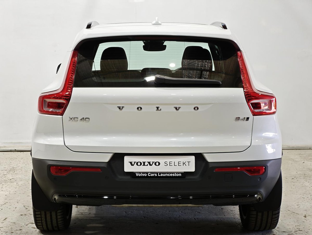 2025 Volvo XC40 Ultra B4 Dark MY25 AWD image 10