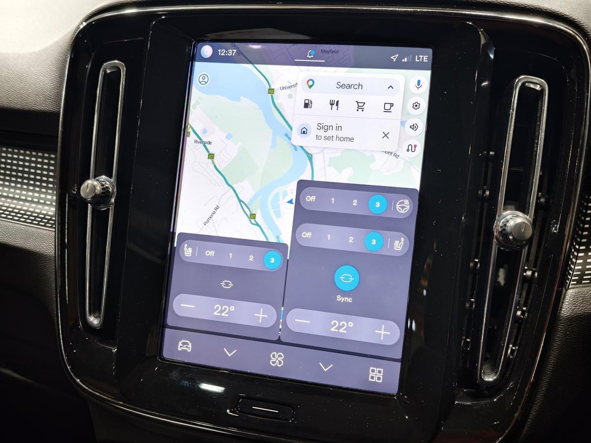 2025 Volvo XC40 Ultra B4 Dark MY25 AWD image 18