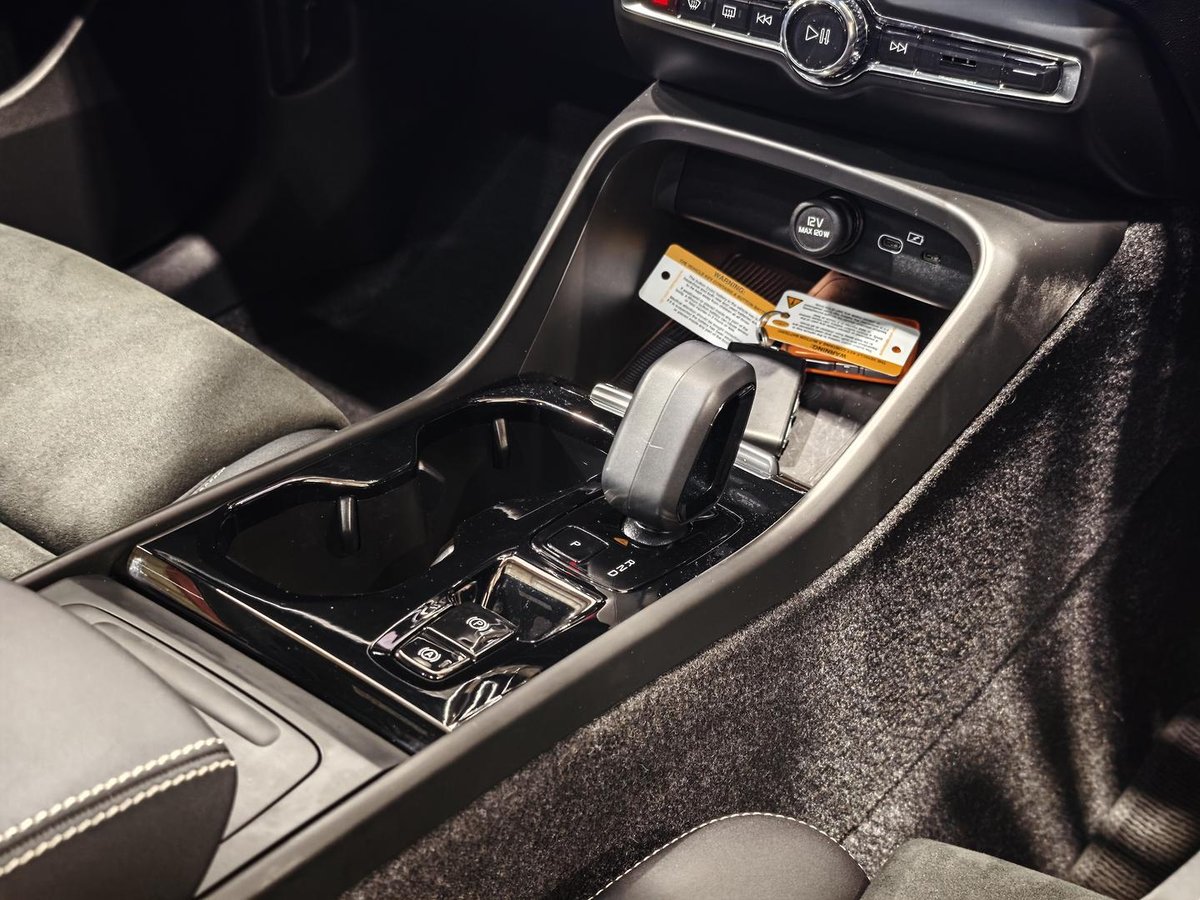 2025 Volvo XC40 Ultra B4 Dark MY25 AWD image 20