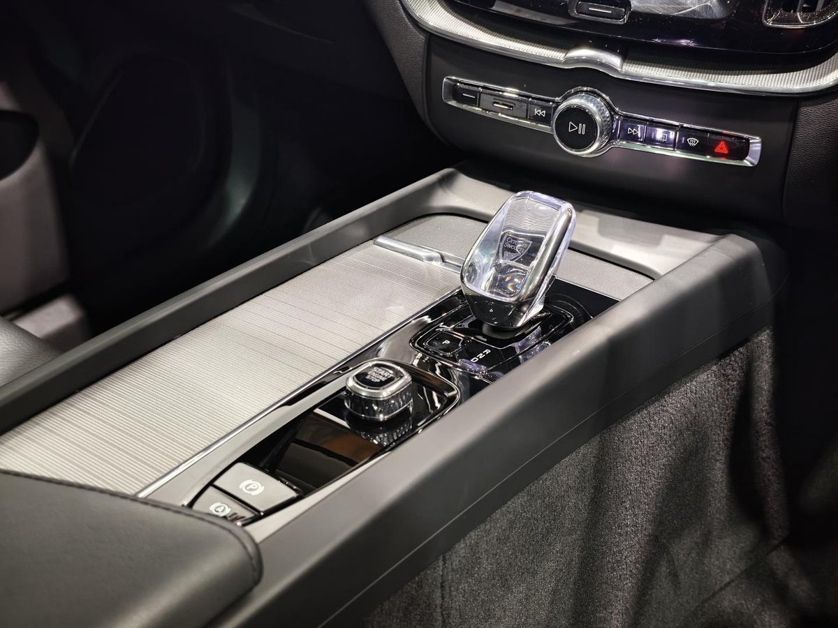 2025 Volvo XC60 Ultra B5 Bright MY25 AWD image 18
