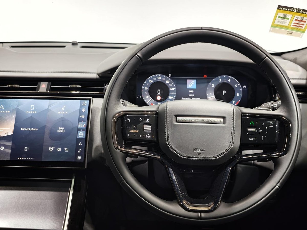 2025 Land Rover Range Rover Velar P250 Dynamic SE L560 MY26.5 AWD image 15