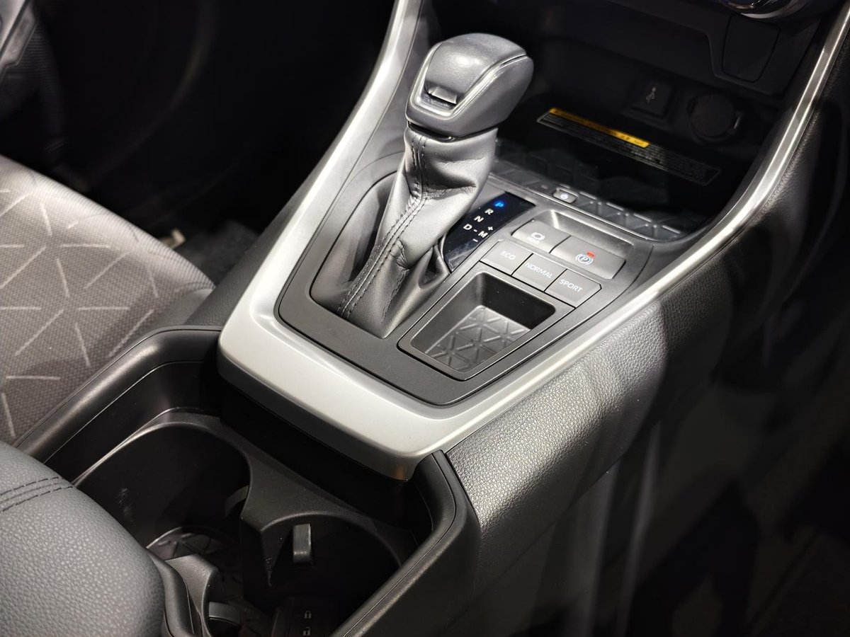 2021 Toyota RAV4 GXL MXAA52R image 13