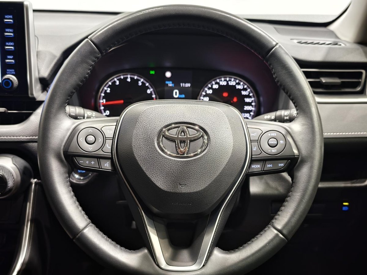 2021 Toyota RAV4 GXL MXAA52R image 8