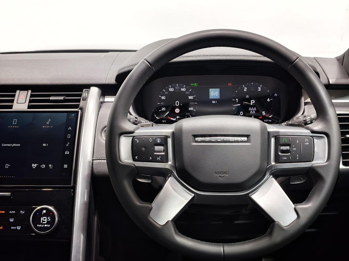 2025 Land Rover Discovery D350 Dynamic SE Series 5 MY25 4X4 image 15