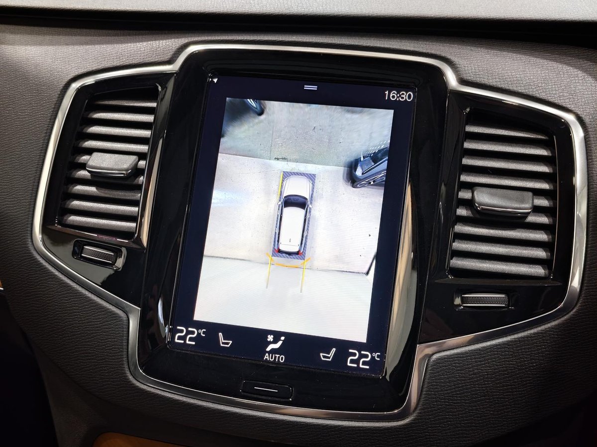 2021 Volvo XC90 D5 Momentum MY21 AWD image 22