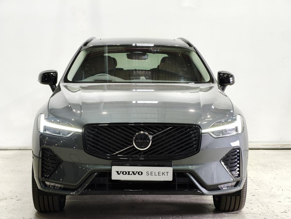 2025 Volvo XC60 Ultra B5 Dark MY26 AWD image 11