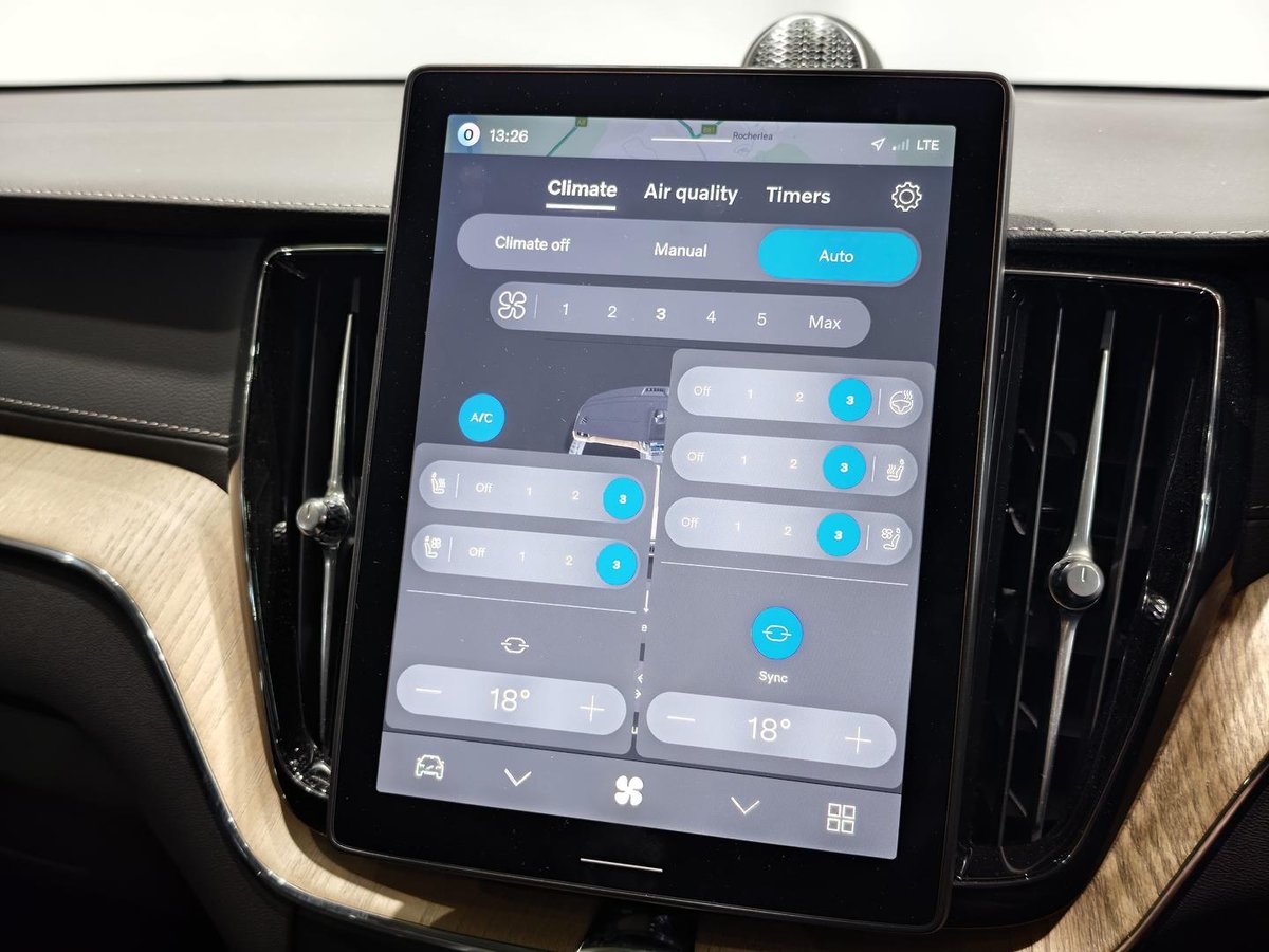 2025 Volvo XC60 Ultra B5 Dark MY26 AWD image 21