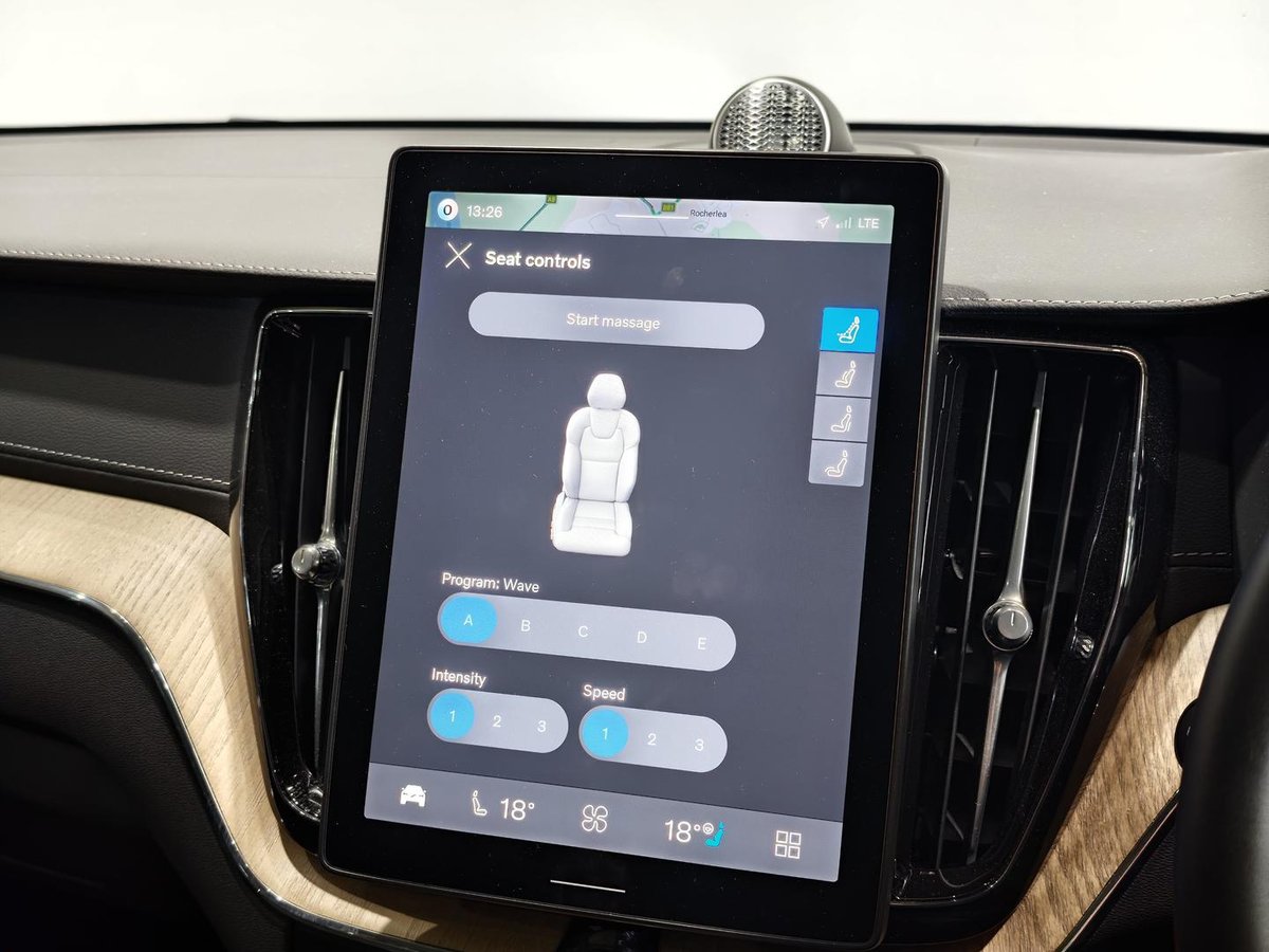 2025 Volvo XC60 Ultra B5 Dark MY26 AWD image 22