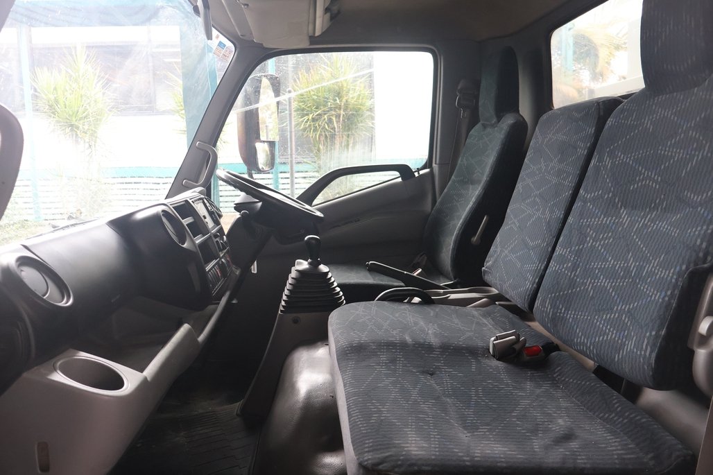2016 Hino Dutro 917 image 21