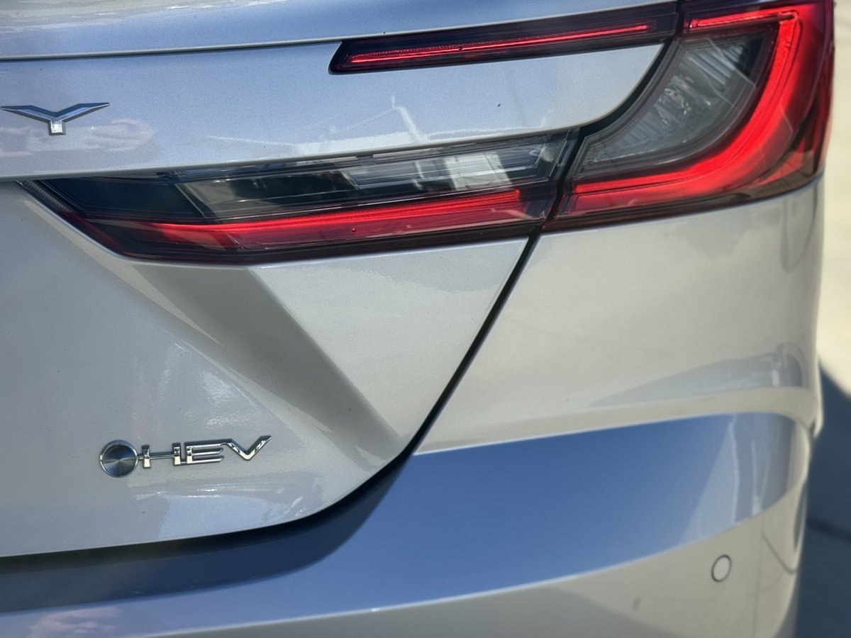 2025 Toyota Camry Ascent Sport AXVH80R image 12