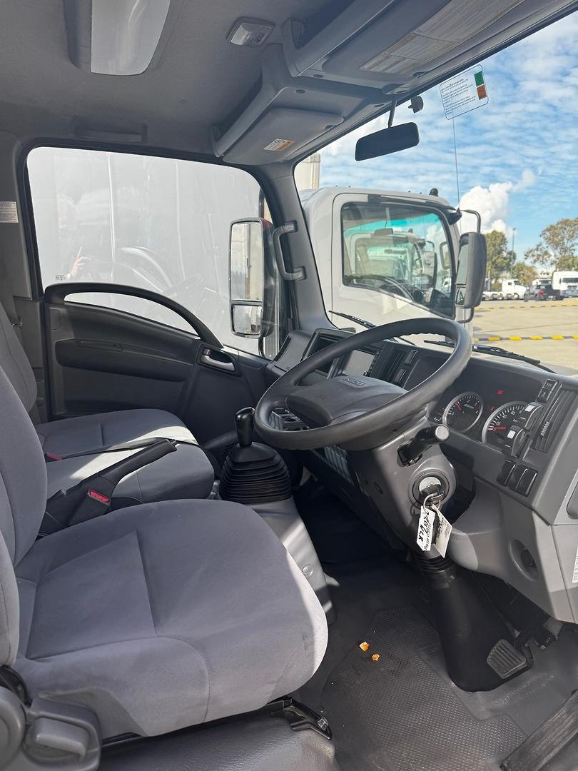 2017 Isuzu N Series NLR 45-150 Traypack image 21
