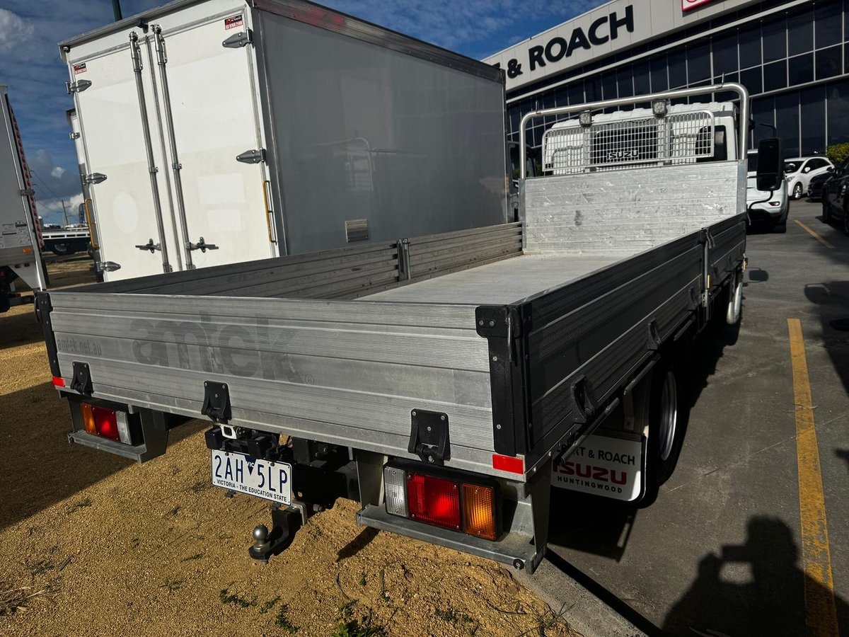 2017 Isuzu N Series NLR 45-150 Traypack image 23