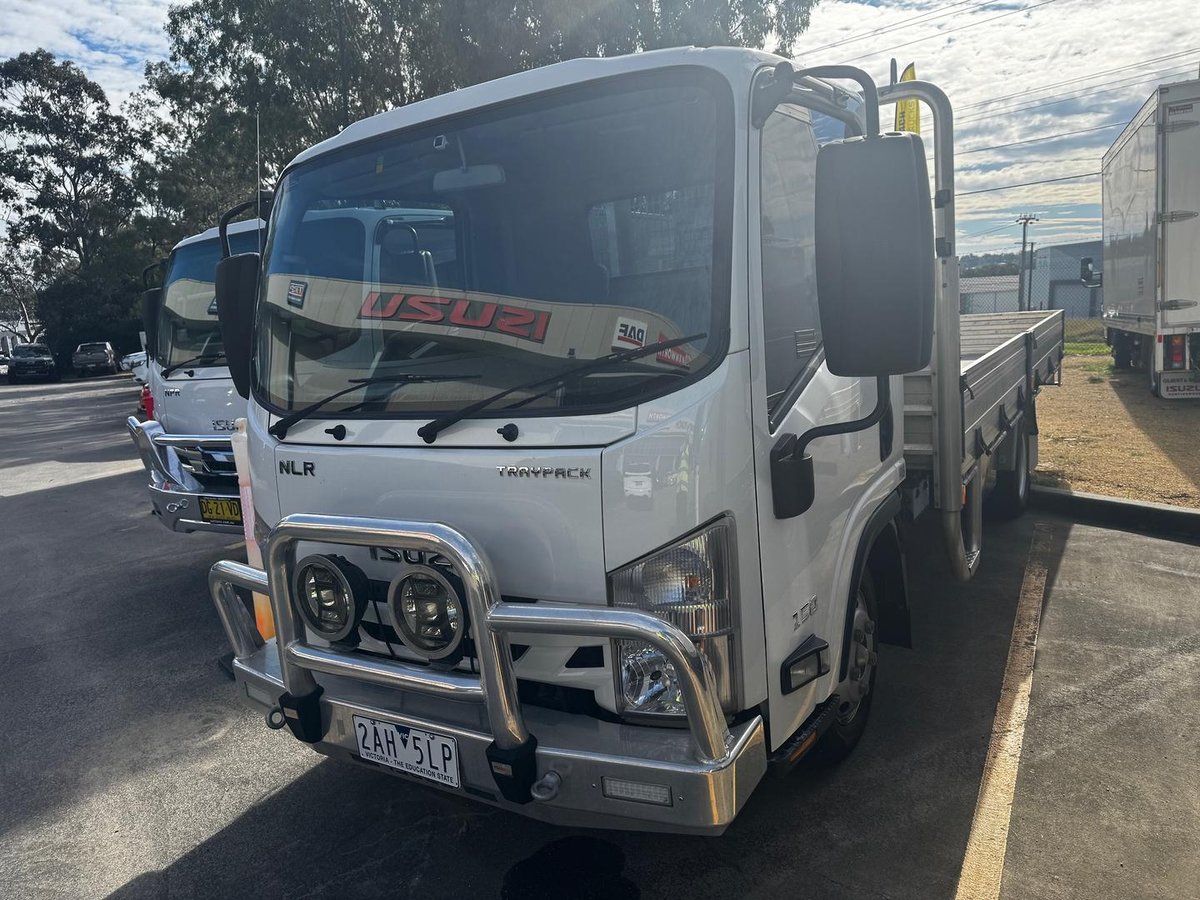 2017 Isuzu N Series NLR 45-150 Traypack image 7