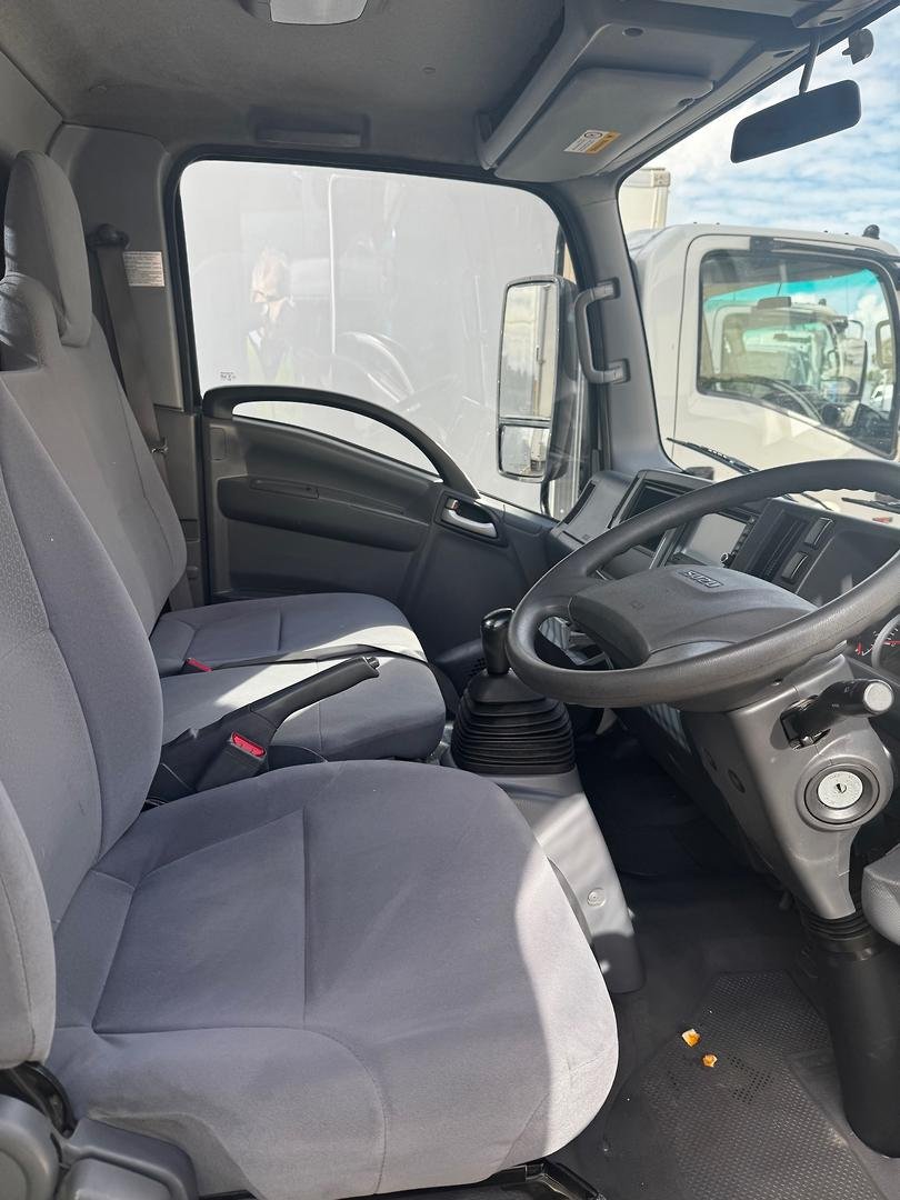 2017 Isuzu N Series NLR 45-150 Traypack image 10