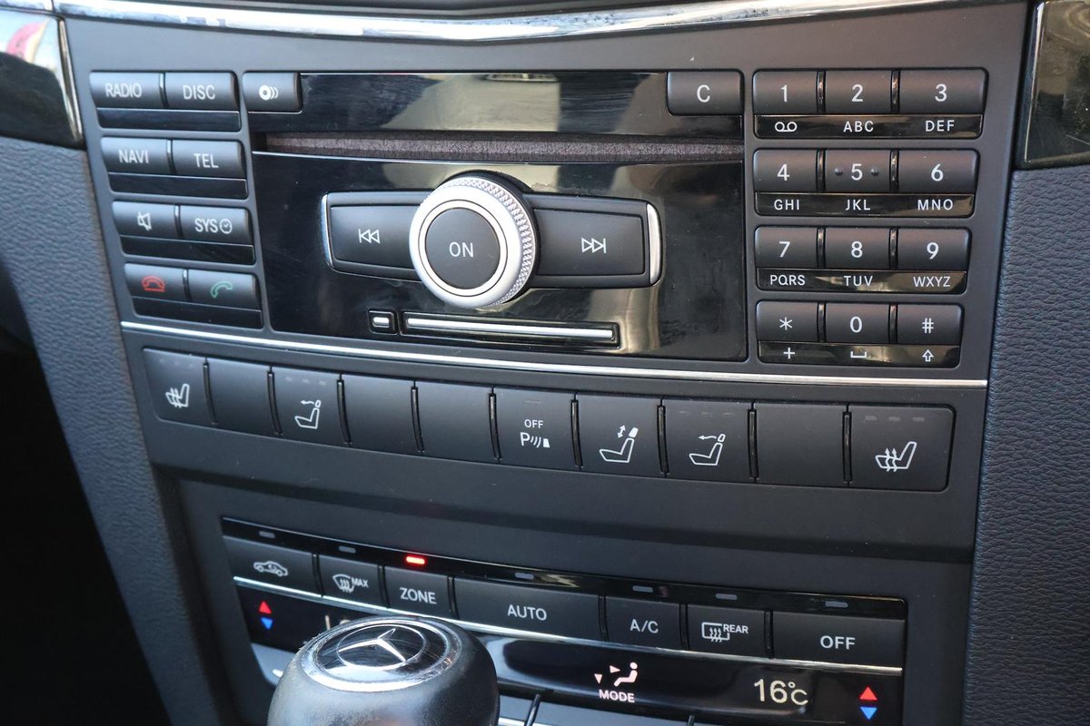 2011 Mercedes-Benz E-Class E350 Avantgarde A207 image 23