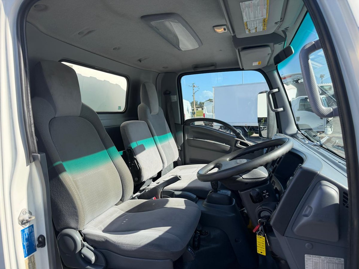 2018 Isuzu N Series NPR 45/55-155 image 17
