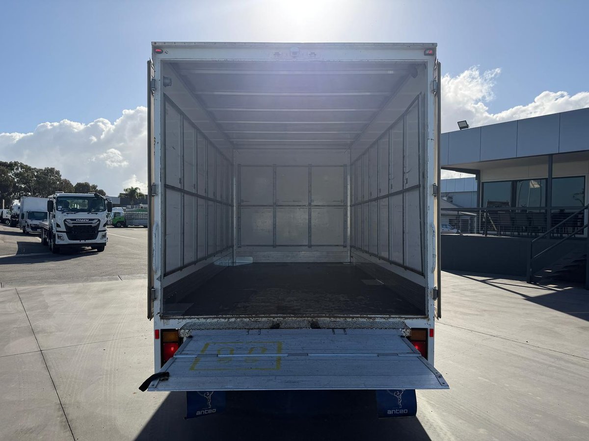 2018 Isuzu N Series NPR 45/55-155 image 10