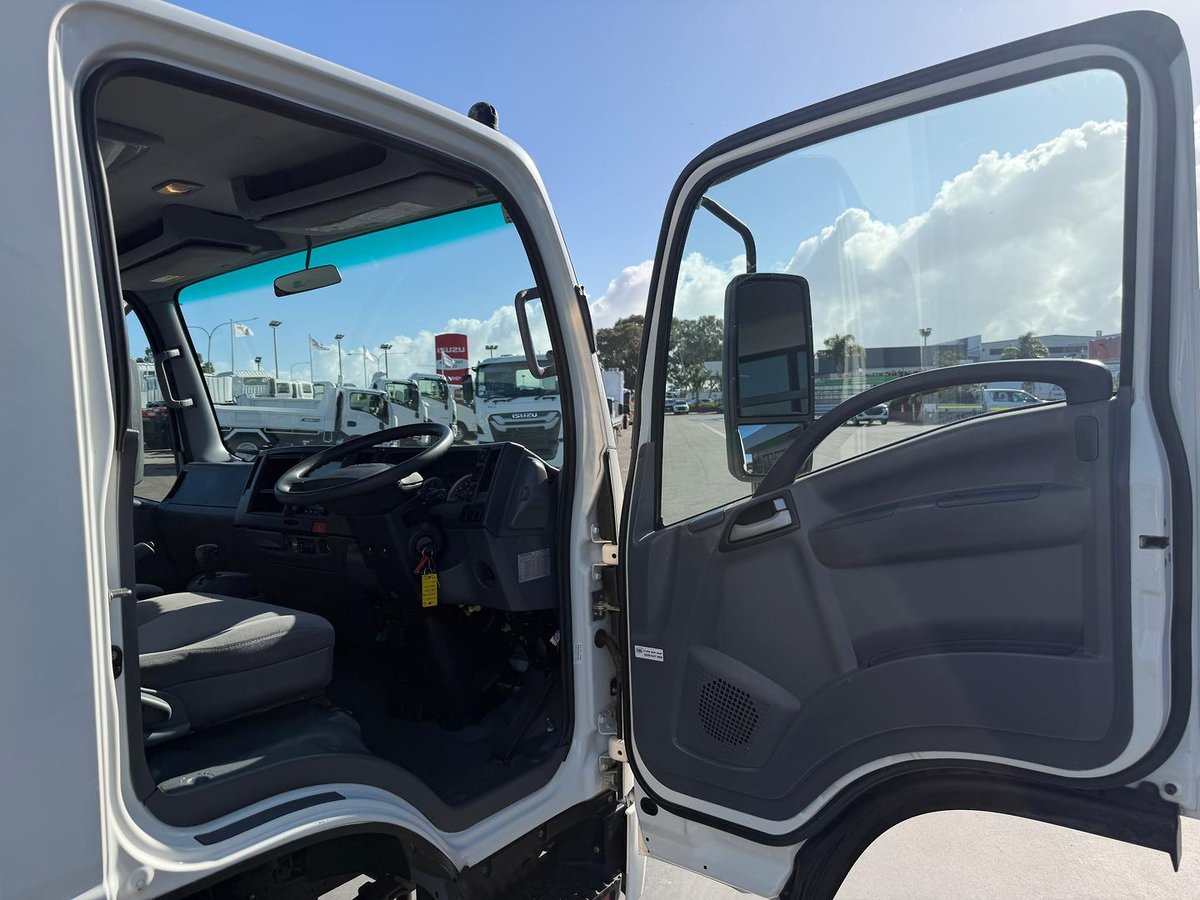 2018 Isuzu N Series NPR 45/55-155 image 16