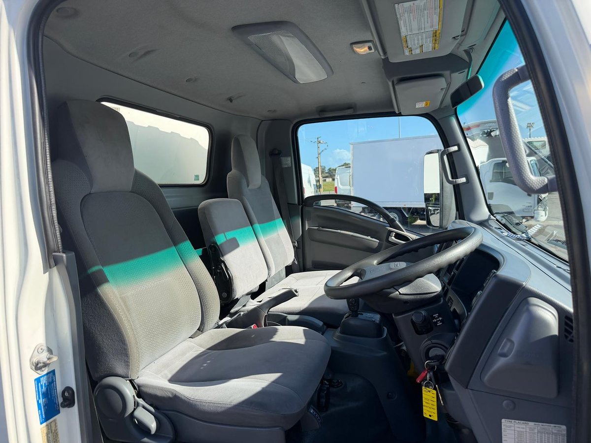2018 Isuzu N Series NPR 45/55-155 image 17