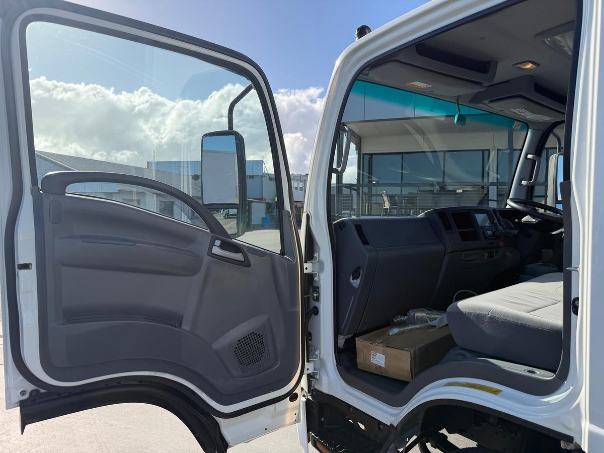 2018 Isuzu N Series NPR 45/55-155 image 22