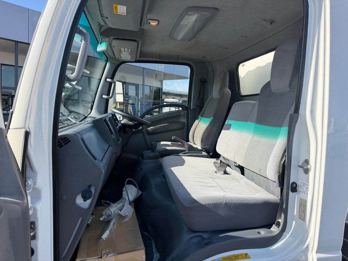 2018 Isuzu N Series NPR 45/55-155 image 23