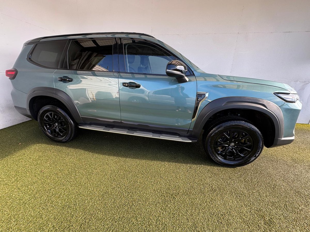 2024 LDV D90 Executive SV9A image 15