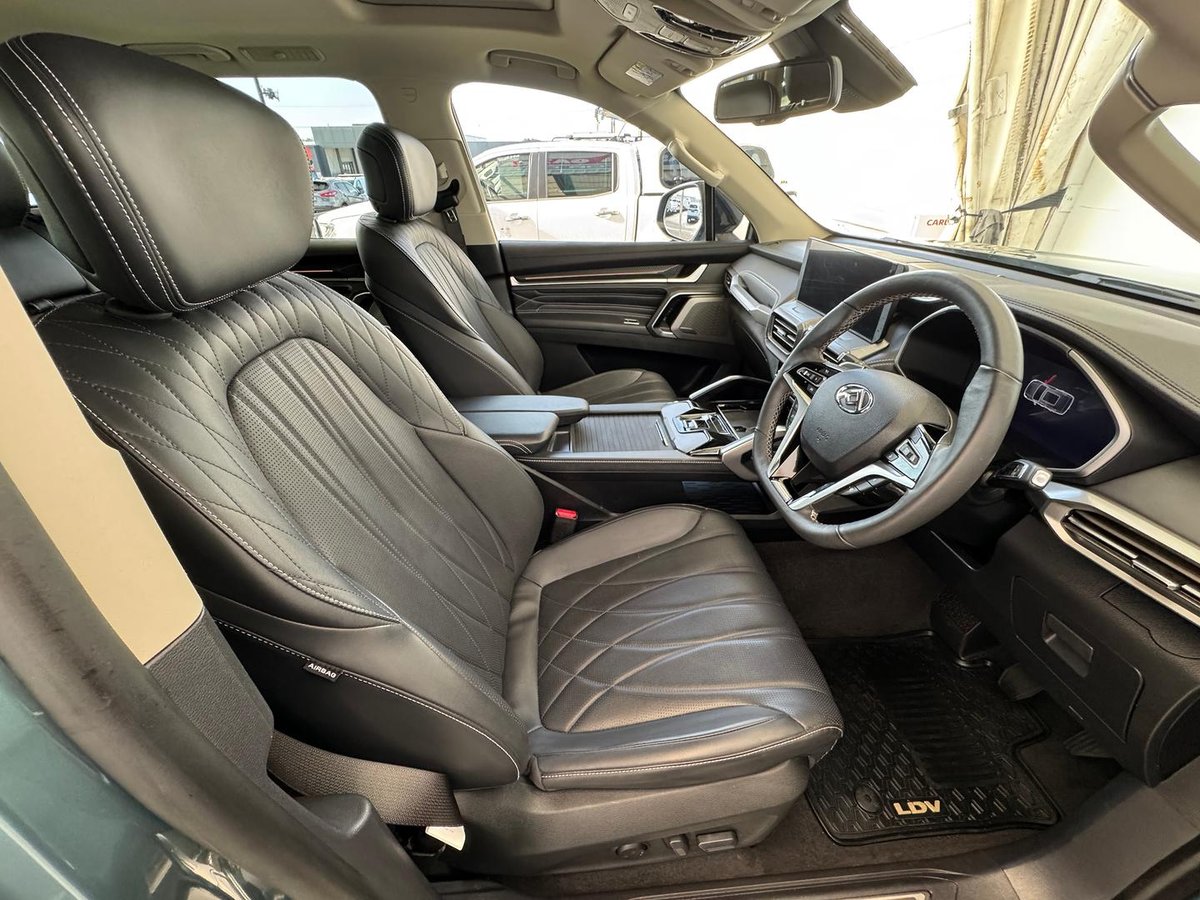 2024 LDV D90 Executive SV9A image 8