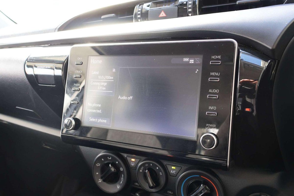 2025 Toyota Hilux SR GUN126R 4X4 Dual Range image 13