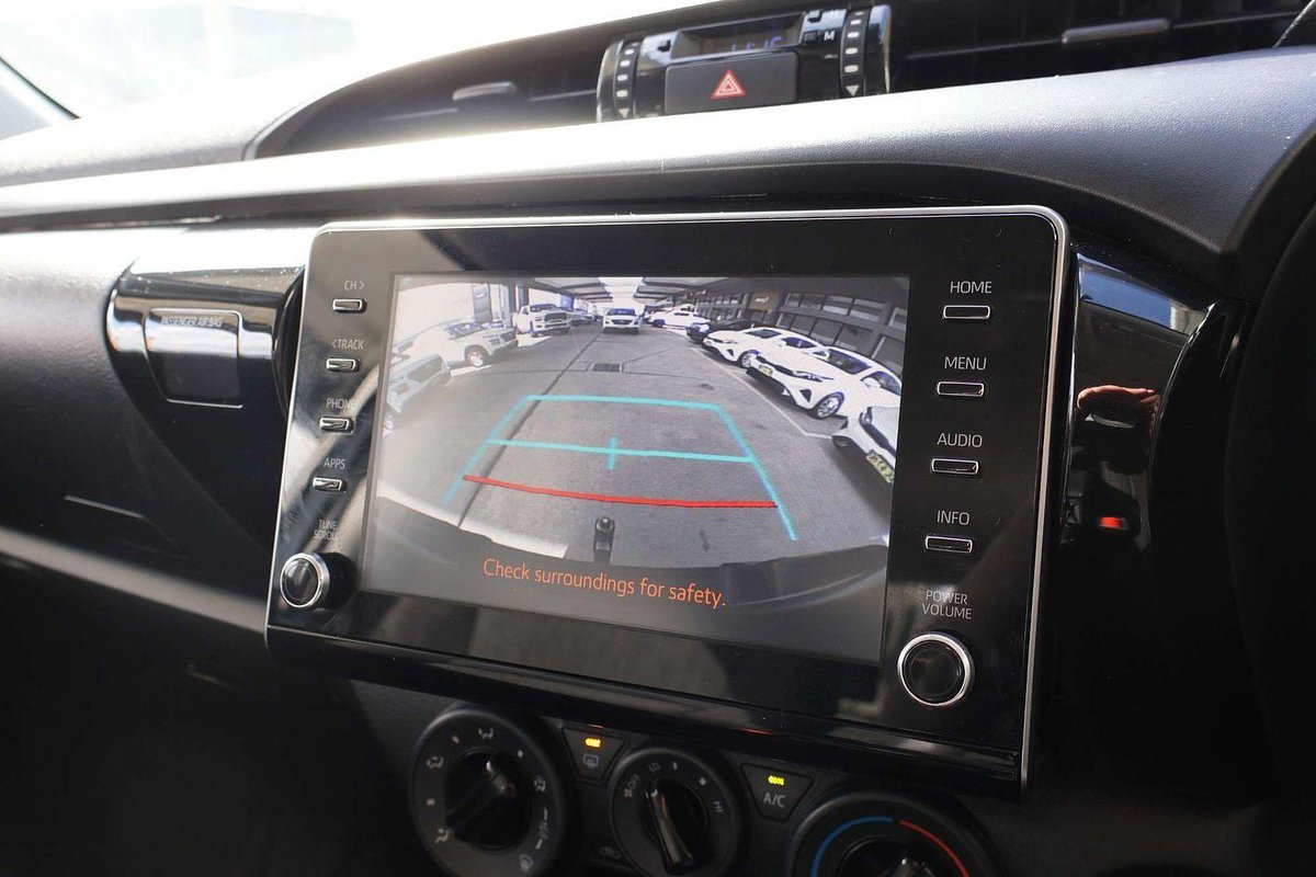 2025 Toyota Hilux SR GUN126R 4X4 Dual Range image 14