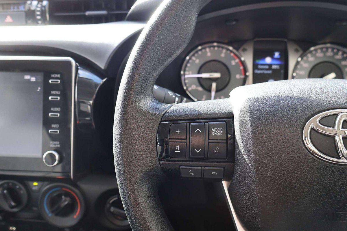 2025 Toyota Hilux SR GUN126R 4X4 Dual Range image 19