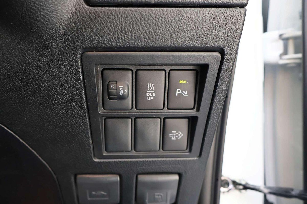 2025 Toyota Hilux SR GUN126R 4X4 Dual Range image 21