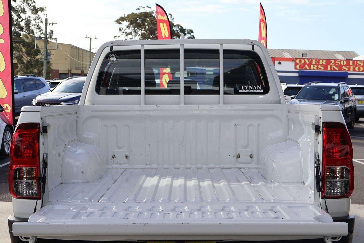 2025 Toyota Hilux SR GUN126R 4X4 Dual Range image 24