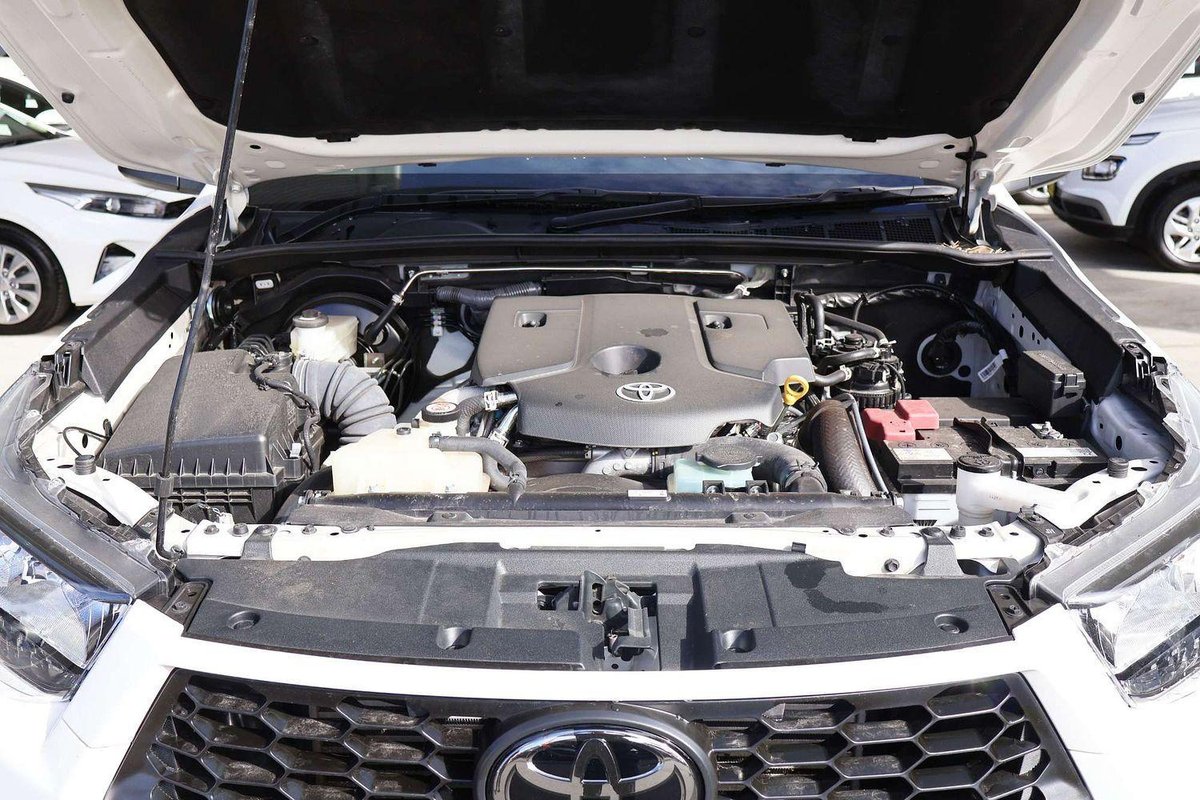 2025 Toyota Hilux SR GUN126R 4X4 Dual Range image 25