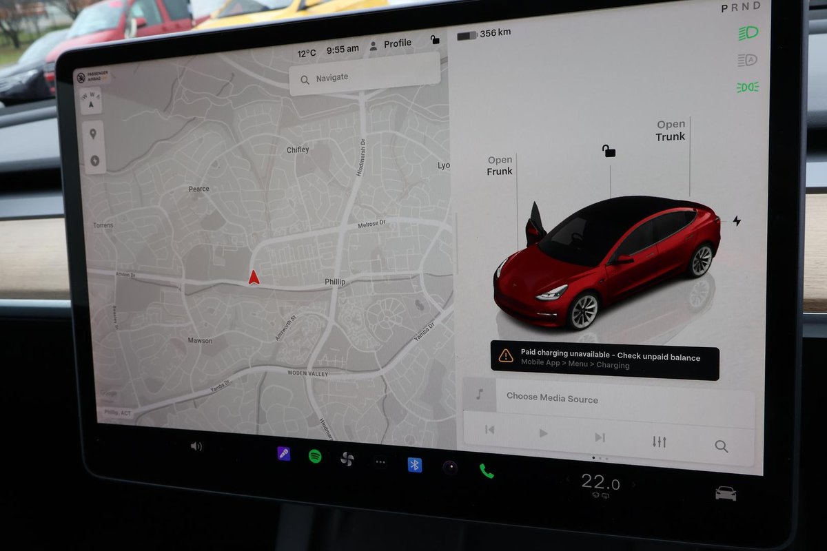 2022 Tesla Model 3 Long Range AWD image 15