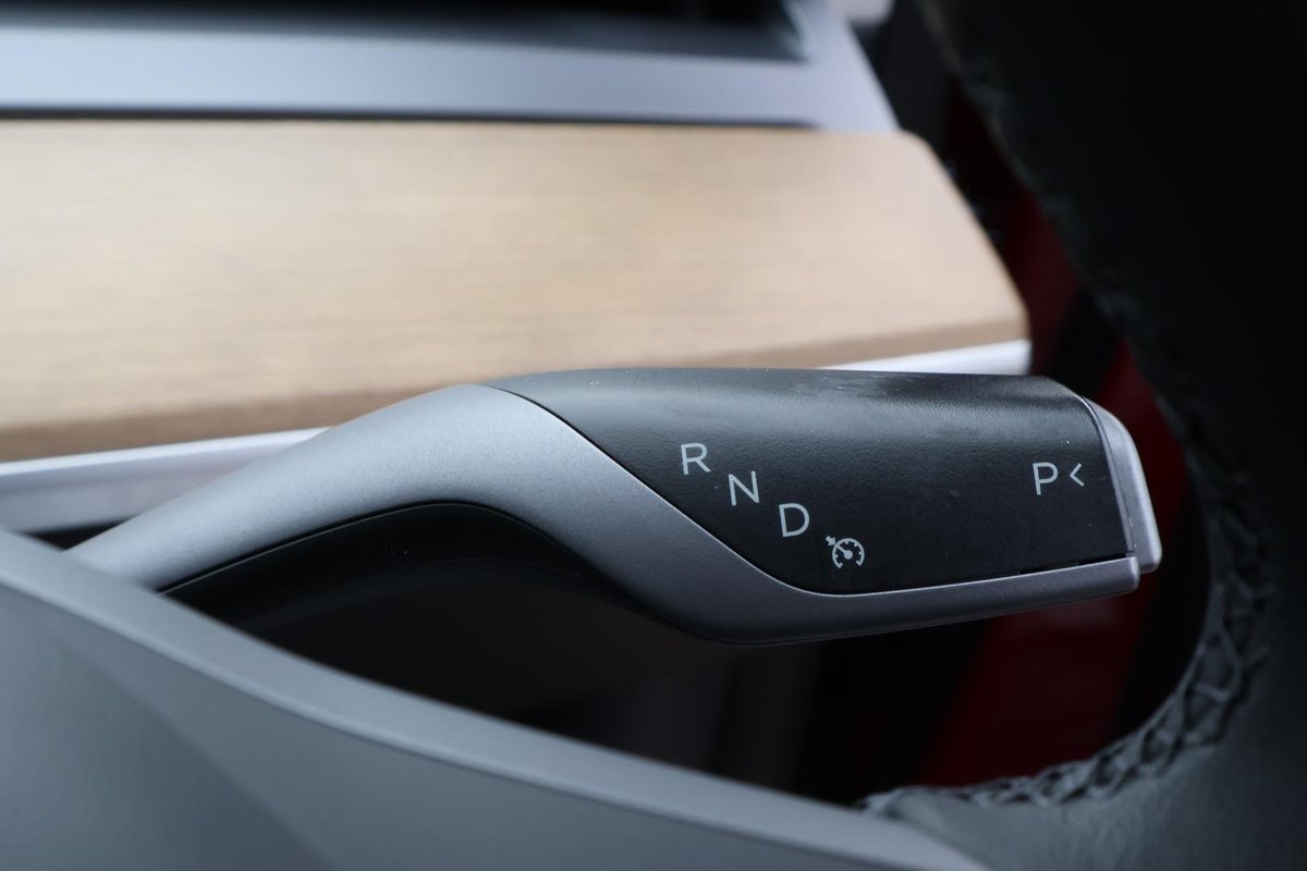 2022 Tesla Model 3 Long Range AWD image 18